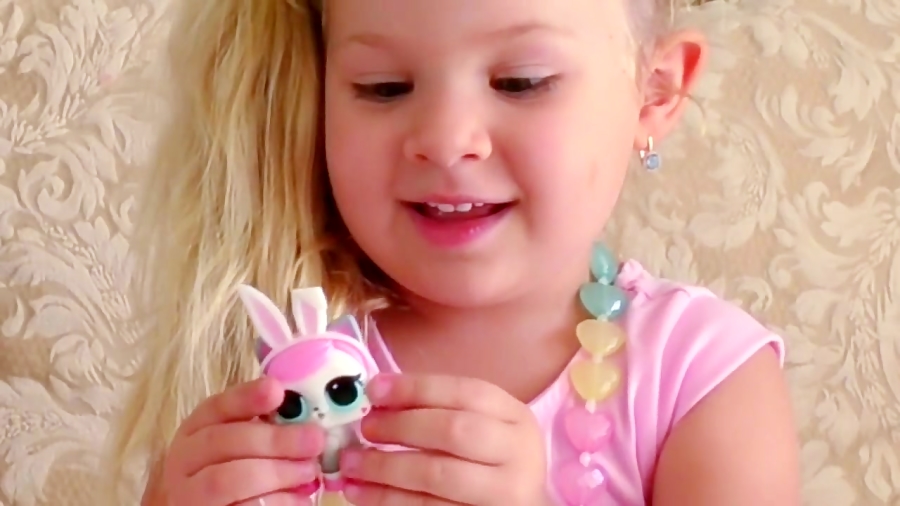 دیانا و اسباب بازی ها - پرنسس دیانا و تخم مرغ های شانسی حیوانات